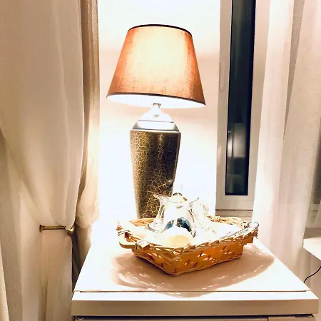 Akrotiri Hotel 2*