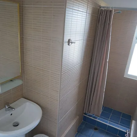 Hotel Akrotiri 2*
