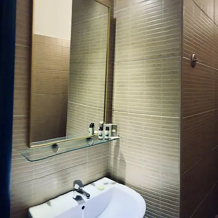 Otel Akrotiri 2*