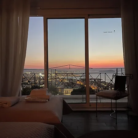 Hotel Akrotiri 2*