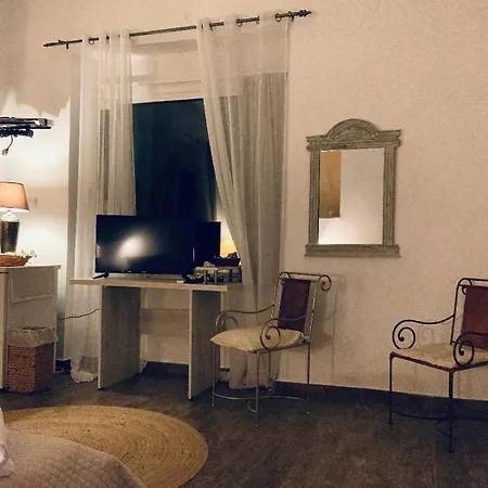 Akrotiri Готель