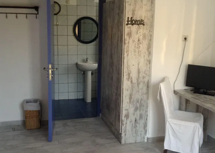 Akrotiri 2* חאניה